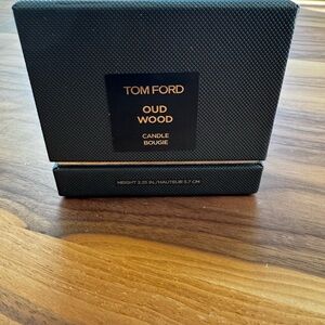 Tom Ford Oud Wood Candle in Textured Black